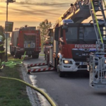 Einsatzkräfte beim Brand in Missingdorf
